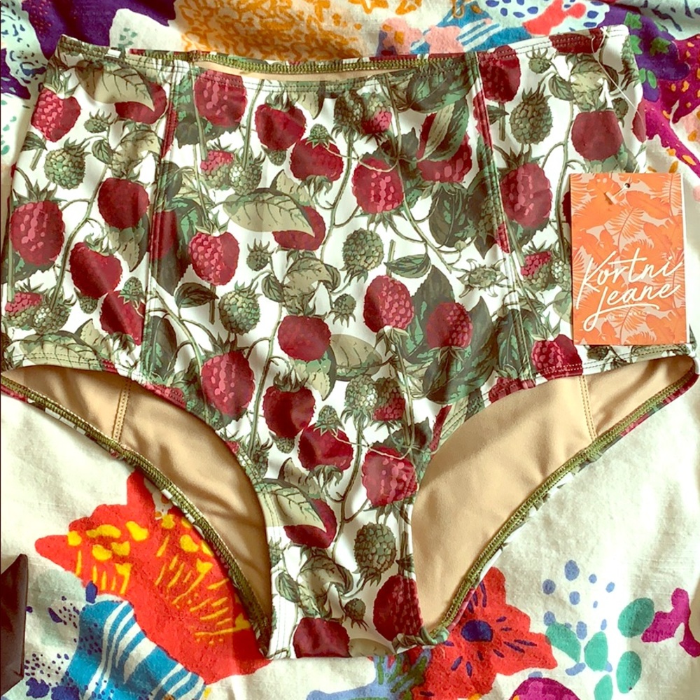 Nwt Kortni Jeane high waisted Raspberry bottoms